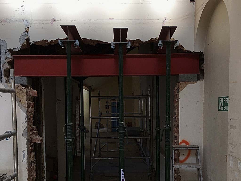 Steel lintel